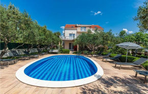 Lovely Home In Kastel Stafilic